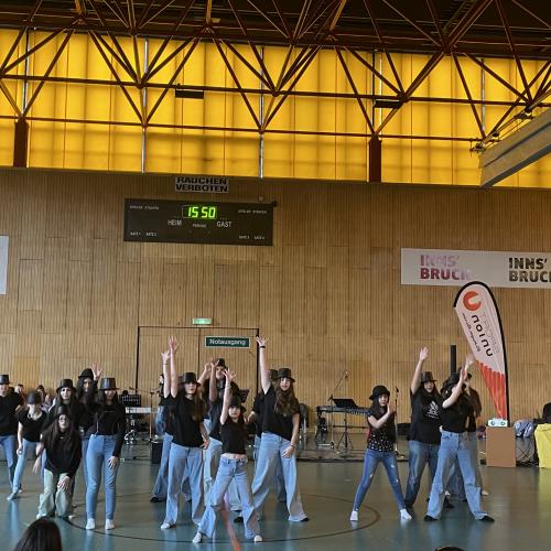 Danceshow246