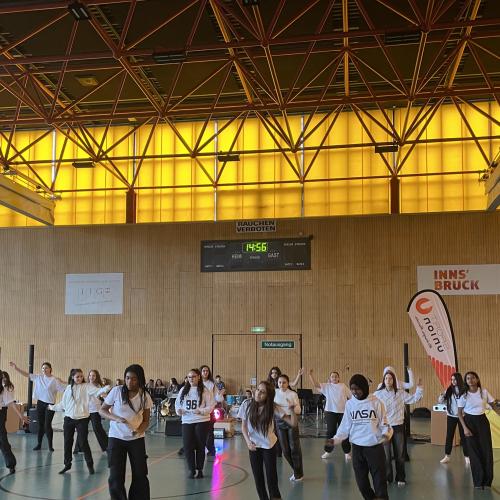 Danceshow248