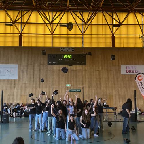 Danceshow245